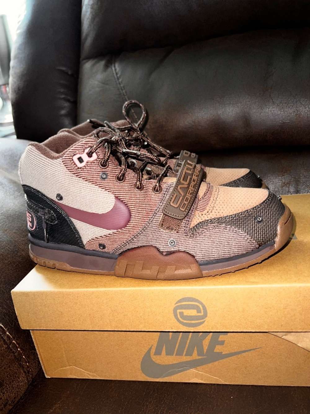 Travis Scott Air Trainer 1 Like New